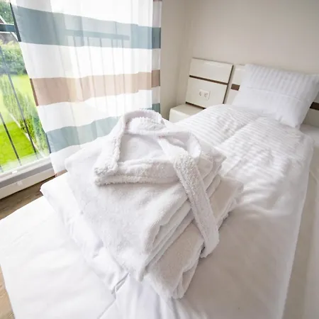 In Am Ostseestrand * Damp